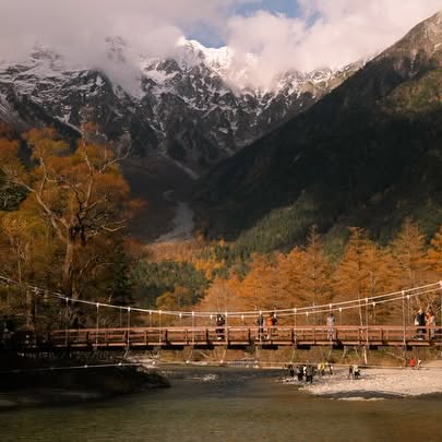 บรรยากาศ Kamikochi (วันที่ 6 พ.ย. 68)ทริปญี่ปุ่นครั้งนี้ เรามีโอกาสแวะไป Kamikochi ในวันที่ 5 พ.ย. 68 เป็นวันแรก แต่วันนั้นท้องฟ้ายังไม่ค่อยเปิด สุดท้ายเลยตัดสินใจกลับไปอีกรอบในวันที่ 6 พ.ย. 68 — ใช่ครับ ไปติดกันสองวัน เพราะอยากเห็นความสวยแบบเต็มๆทั้งสองวันเราใช้บริการของ TSP Tourist Service Planning แบบ VIP บอกเลยว่าสะดวกสบายมากๆ เมื่อเทียบกับการเดินทางไปเองที่ต้องต่อรถหลายครั้งและใช้เวลาค่อนข้างเยอะ การมีผู้เชี่ยวชาญดูแลให้ทั้งทริปคือคุ้มสุดๆเดี๋ยวจะมาเล่ารายละเอียดและรูปในโพสต์ต่อๆ ไปนะครับ 😊ปล.วันนี้ (15 พ.ย. 68) เป็นวันสุดท้ายที่ Kamikochi เปิดให้นักท่องเที่ยวเข้าได้ในปีนี้พอดีเลยครับ by @touristserviceplanning at September 1st 57843, 9:13:20 am